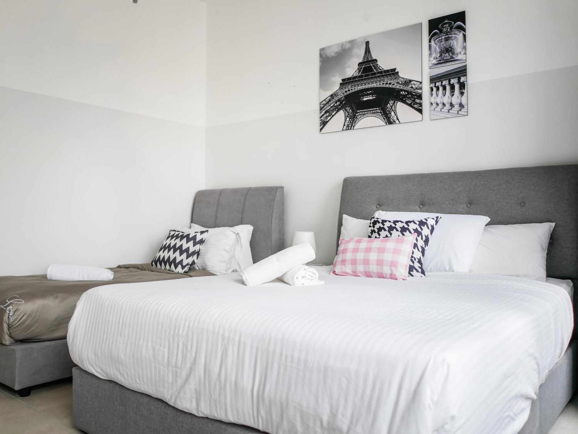 Apartment Casita 22, 218 Macalister & Seaview *